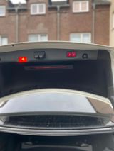 Mercedes-Benz E 200 E -Klasse Lim. E 200 - Mercedes-Benz E 200 mit Benzin-Antrieb: Leder, Schiebedach