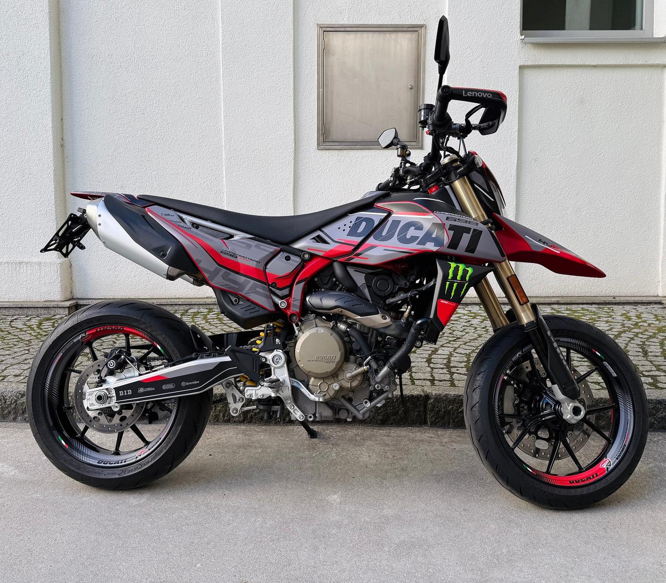 Ducati Hypermotard 698 im Kundenauftrag