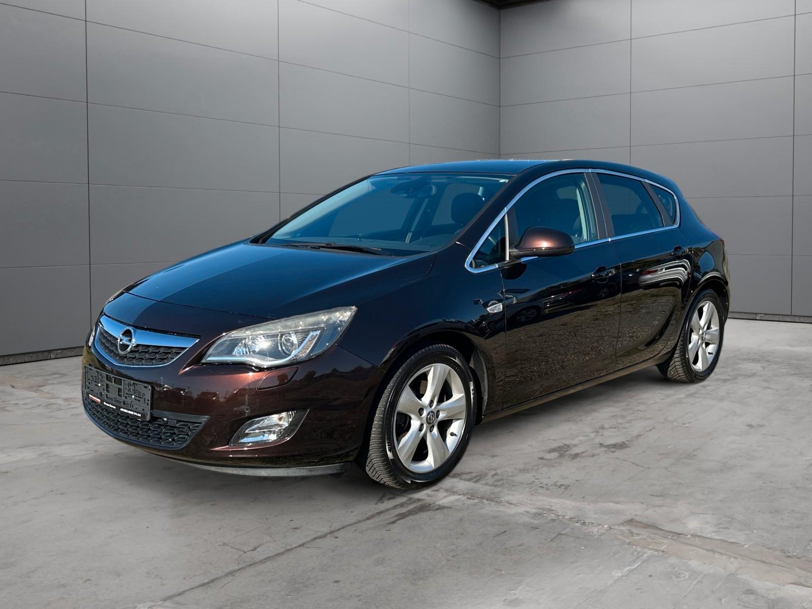 Opel Astra Sport*Xenon*Navi*Tempomat*AHK*PDC*