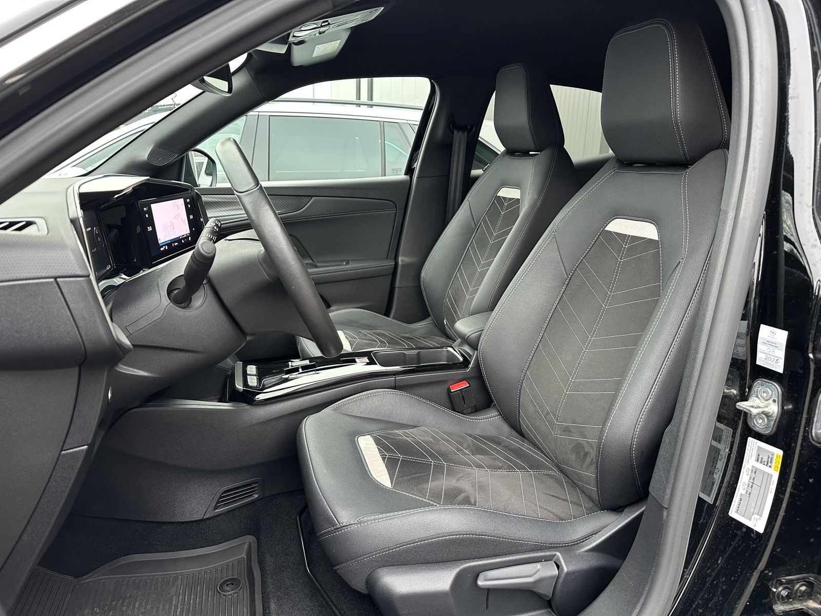 Fahrzeugabbildung Opel Mokka-e Ultimate NAV+LED+KAMERA+CARPLAY+DAB+1HD