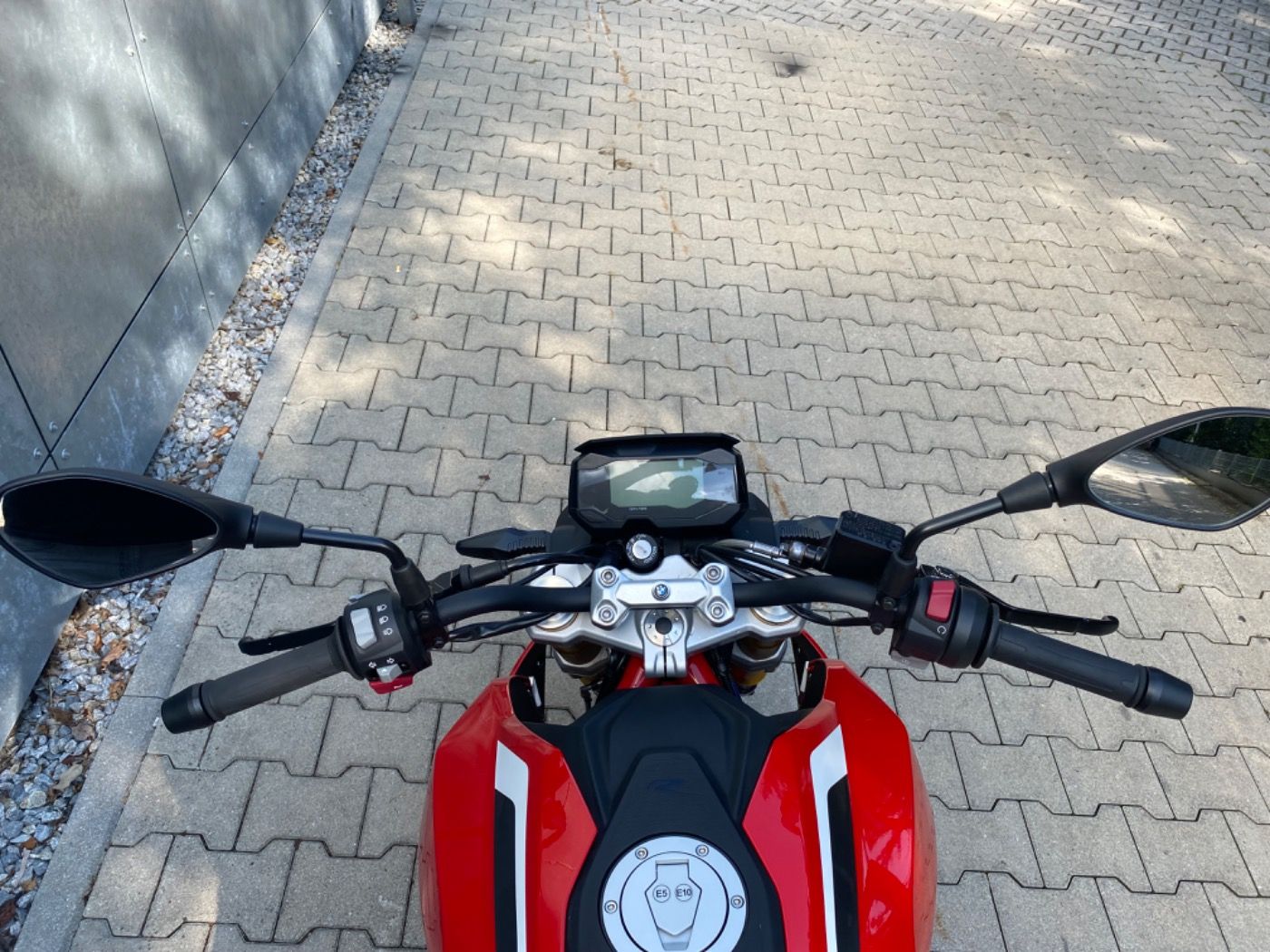 Fahrzeugabbildung BMW G 310 R