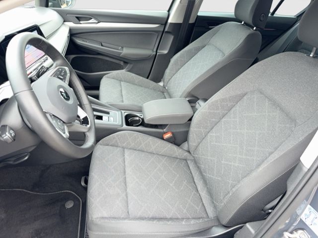 Golf VIII COMFORTLINE 1.0 TSI DSG NAVI REAR VIEW