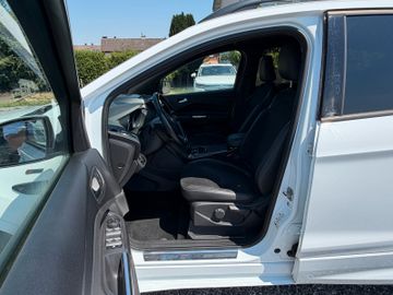 Ford Kuga - 12