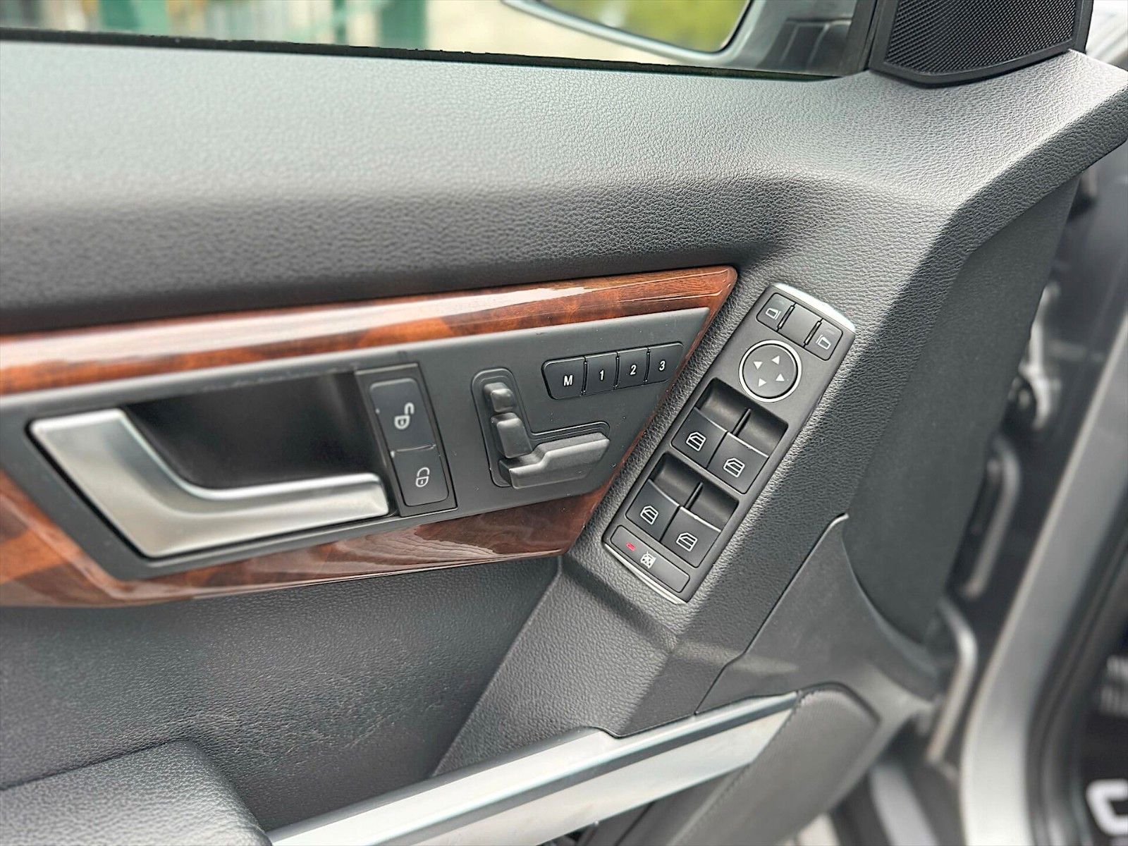 Fahrzeugabbildung Mercedes-Benz GLK 350 4Matic Sport LPG *Pano*Xenon*TÜV Neu*AHK