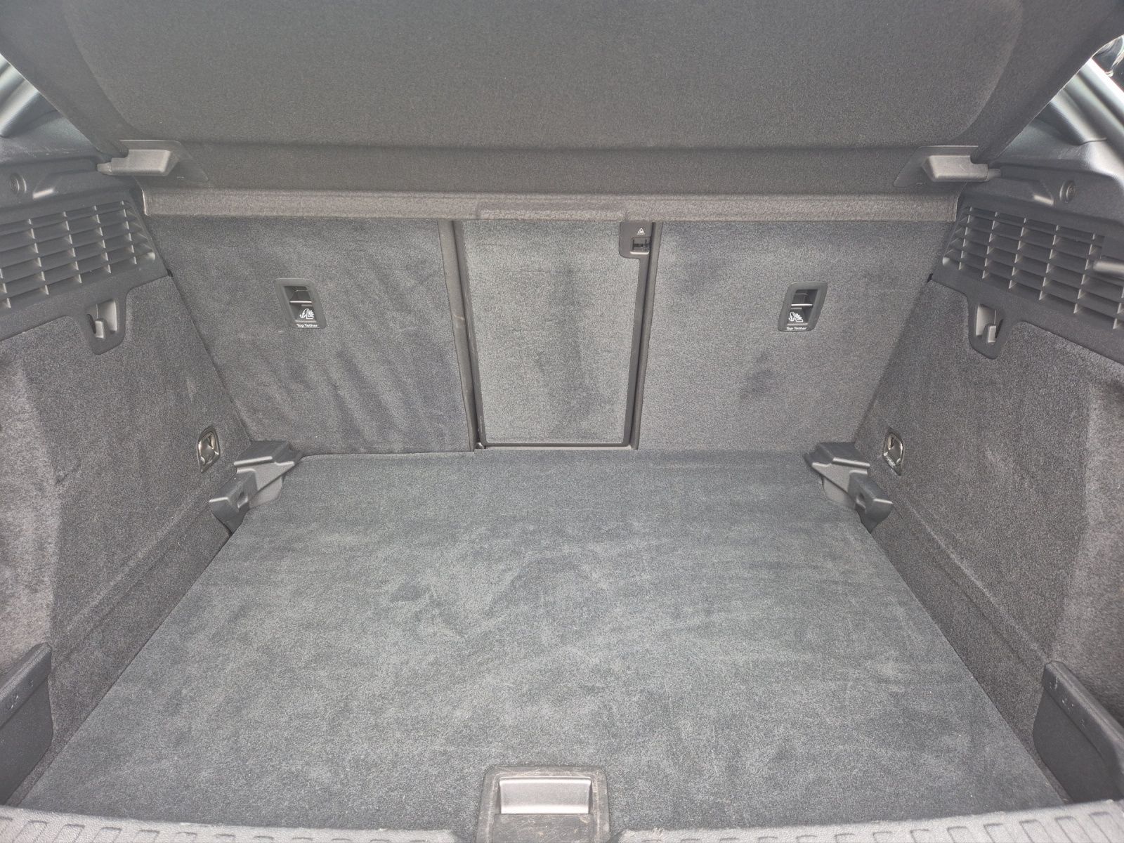 Fahrzeugabbildung Audi A3 Sportback 35 TFSI S line S-tronic LED ACC AVC