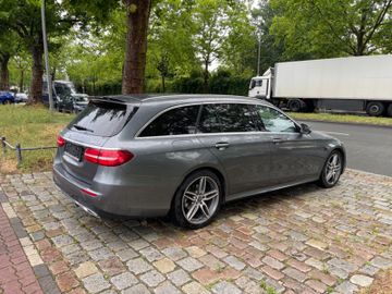 Fahrzeugabbildung Mercedes-Benz E 220d T 4Matic AMG*Standheizung*AmbientLight*