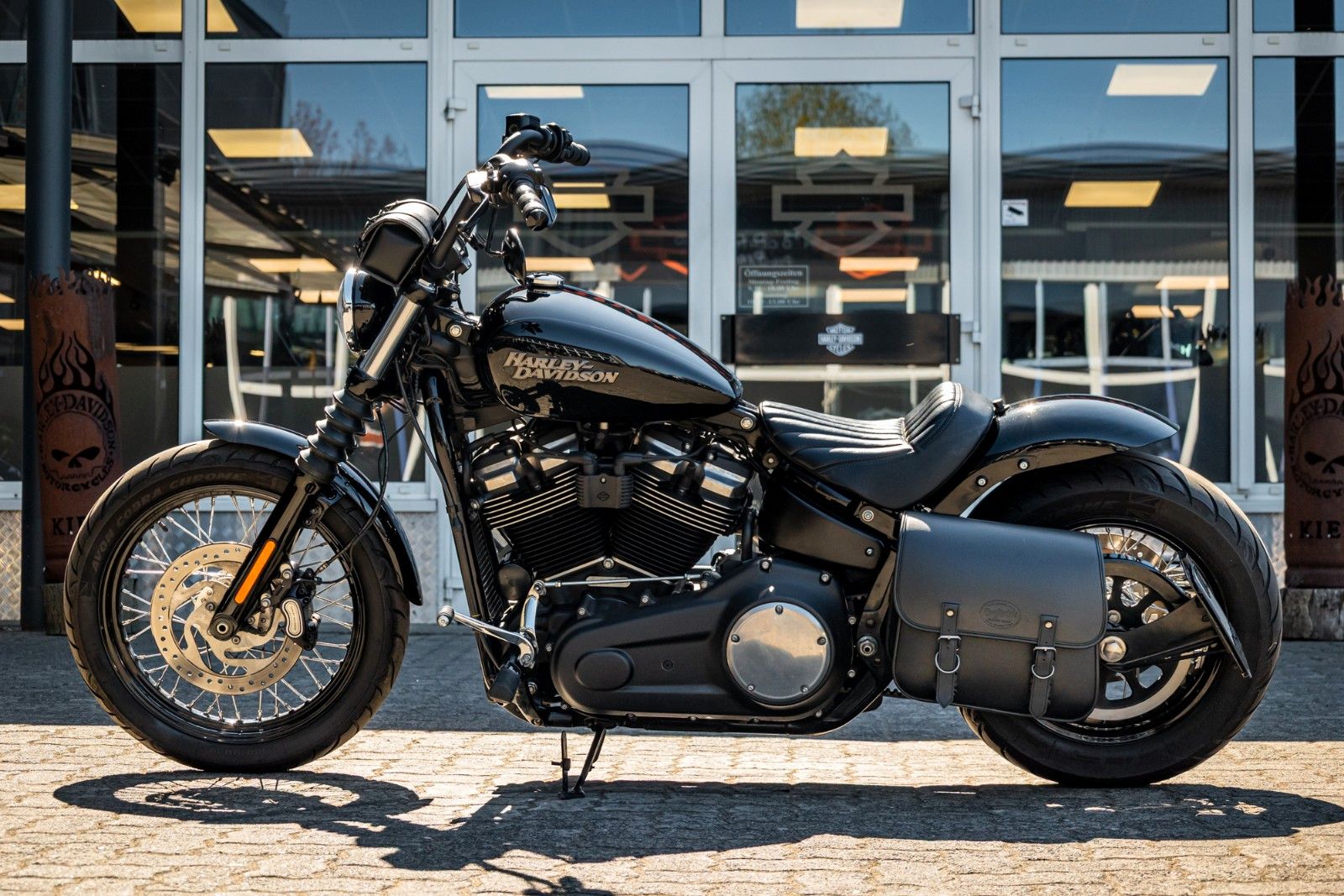 Fahrzeugabbildung Harley-Davidson STREET BOB FXBB - Heckumbau 200er Hinterreifen