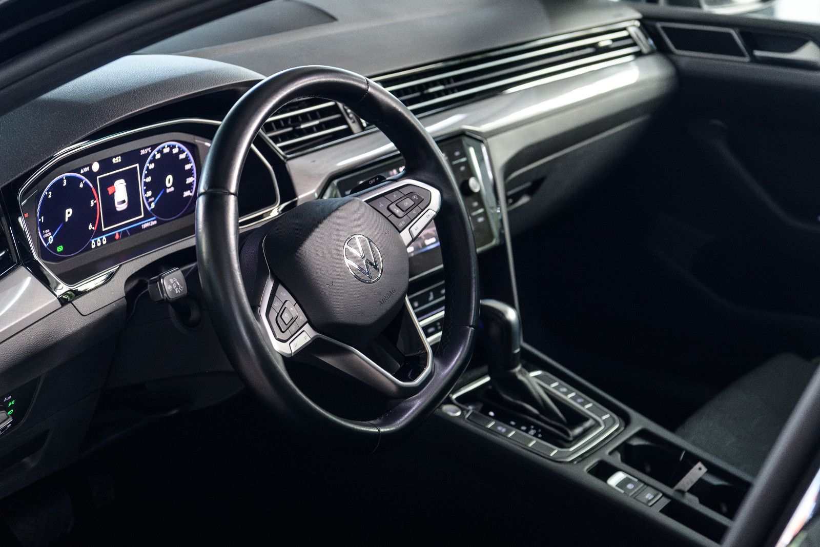 Fahrzeugabbildung Volkswagen Passat Business 2.0 TDI +Massage +Pano *Kamera