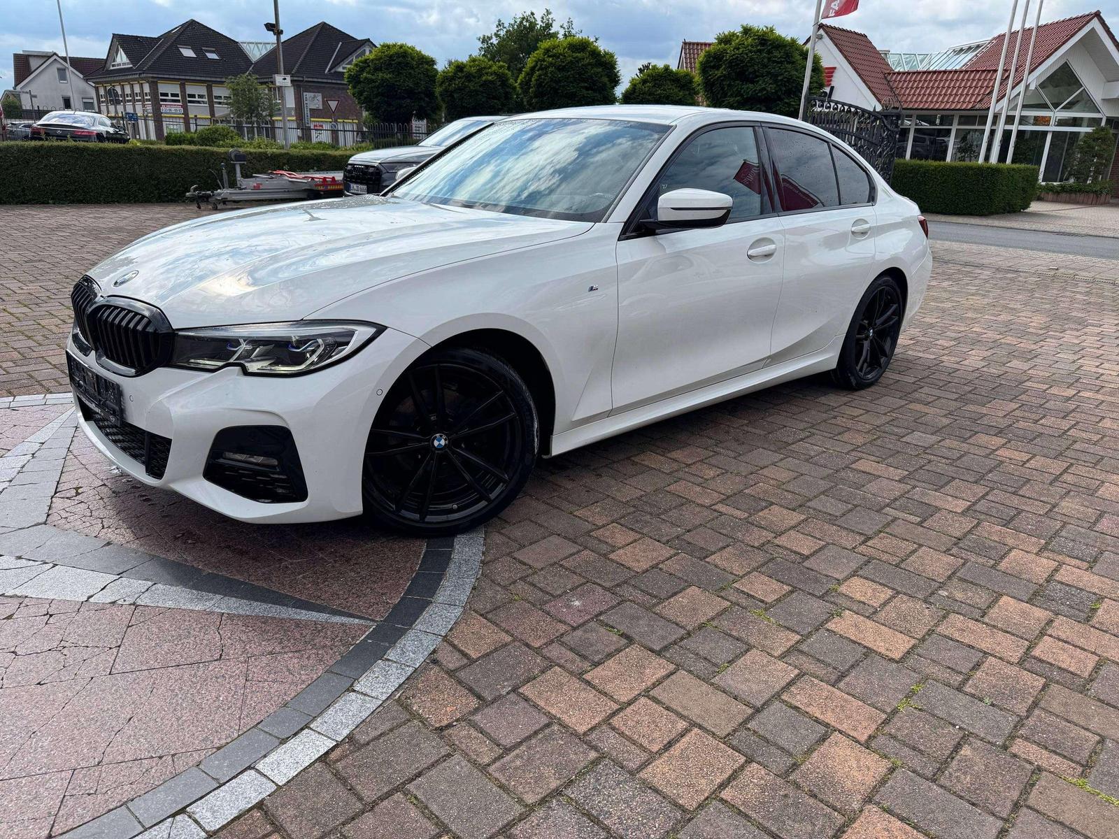 BMW 320 320 d M Sport HUD Paket 19 