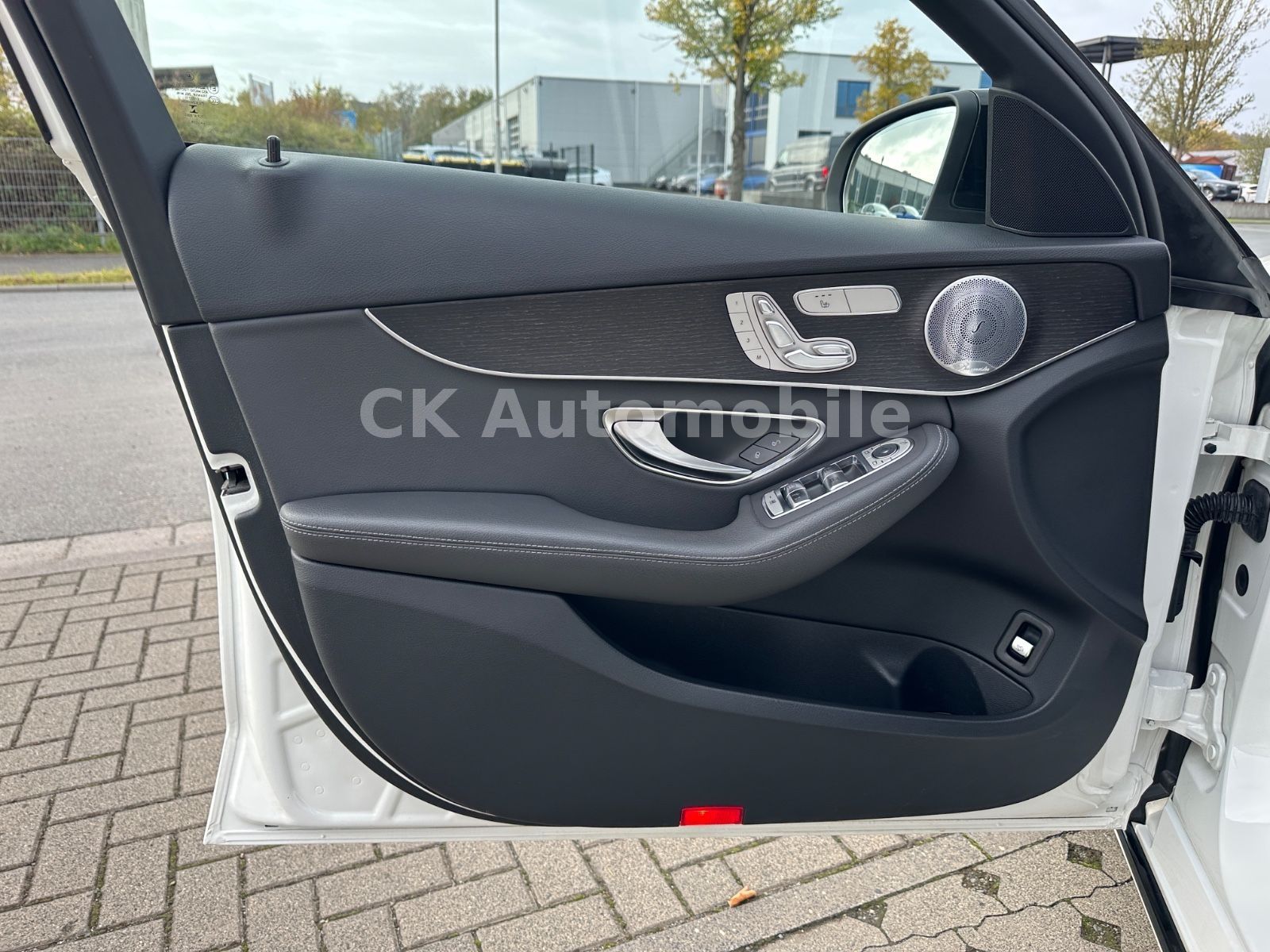 Fahrzeugabbildung Mercedes-Benz C300d T 4Matic Avantgarde/Burmeste/Navi/LED/360°