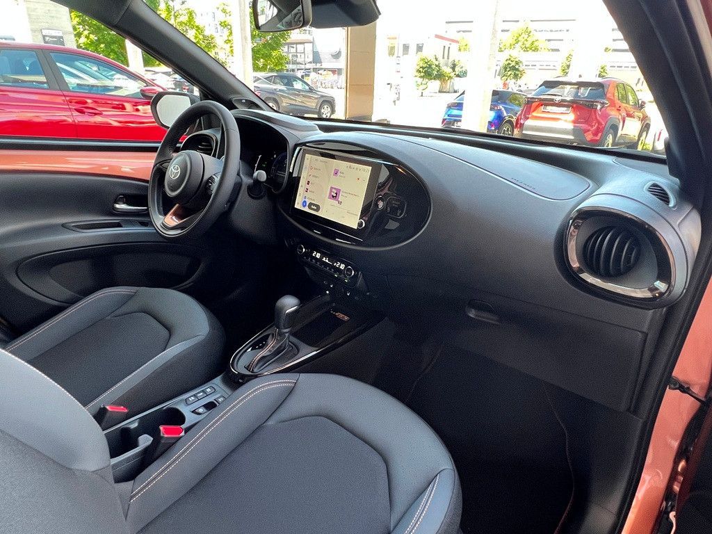 Fahrzeugabbildung Toyota Aygo 1.5 Lounge Kamera,LED,Matrix,Navi,SHZ,ACC