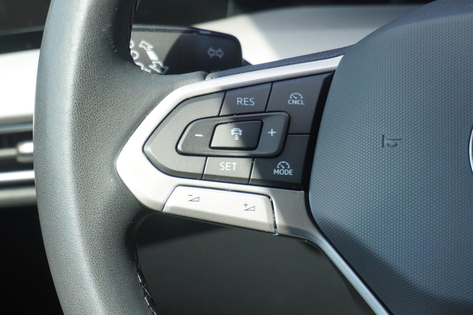 Volkswagen Golf VIII 1.5 TSI Life LED ACC Android Apple PDC, миниатюра 19