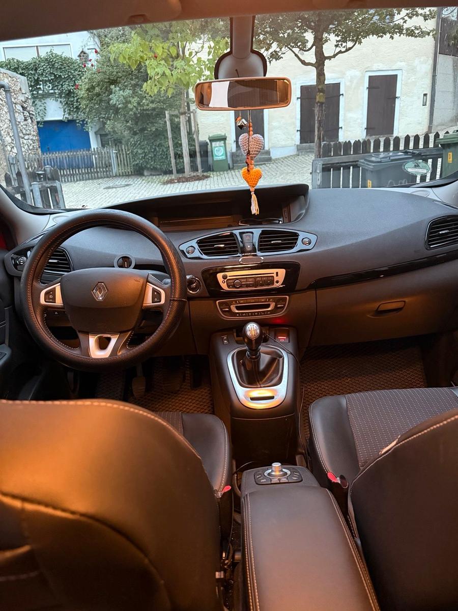Renault Scenic 2012 — photo 7