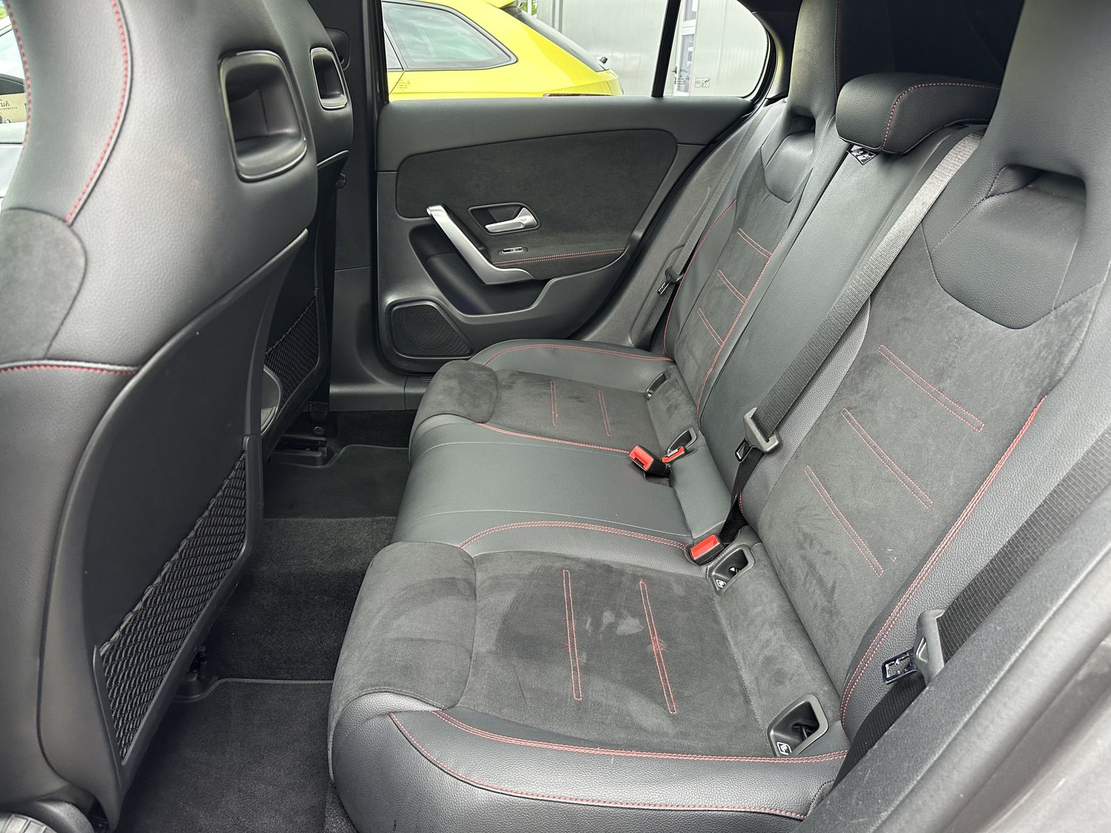 Fahrzeugabbildung Mercedes-Benz A 180 AMG-Line NAV+LED+PANORAMA+SHZ+NIGHT+19ZOLL