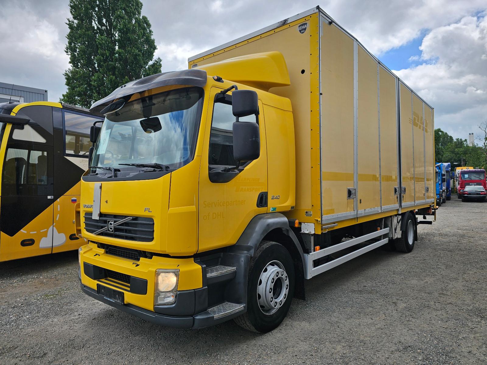 Volvo FL 240 18tons mit Seitentüren