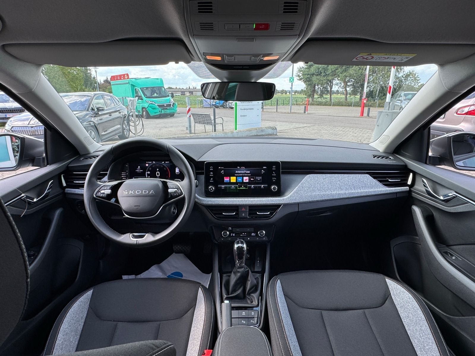 Fahrzeugabbildung SKODA Scala 115PS DSG*RFK*18Zoll*eHeck*Allwetter