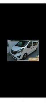 Opel Vivaro Tourer 8 Sitzer - Opel Vivaro: Tour