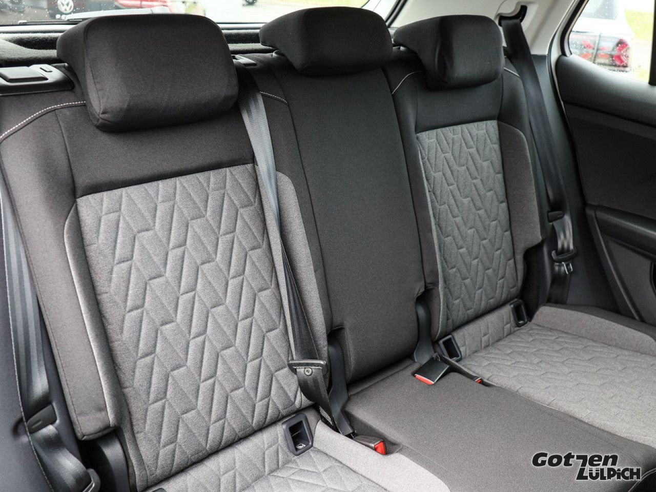 Fahrzeugabbildung Volkswagen T-Cross 1.0 TSI Life Navi ACC DSG IQ.DRIVE AHK