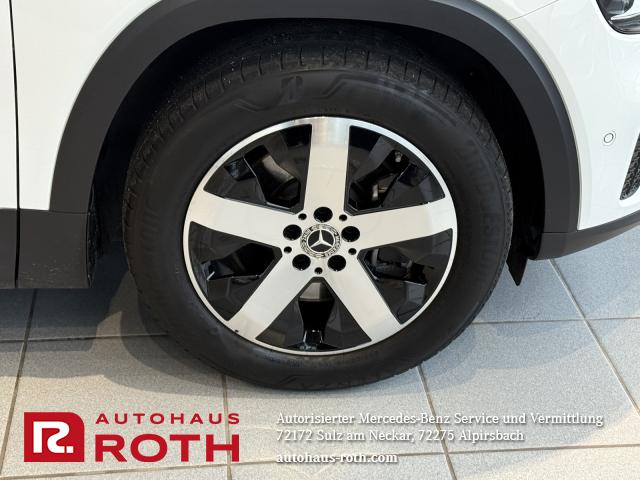 Mercedes-Benz GLB 220