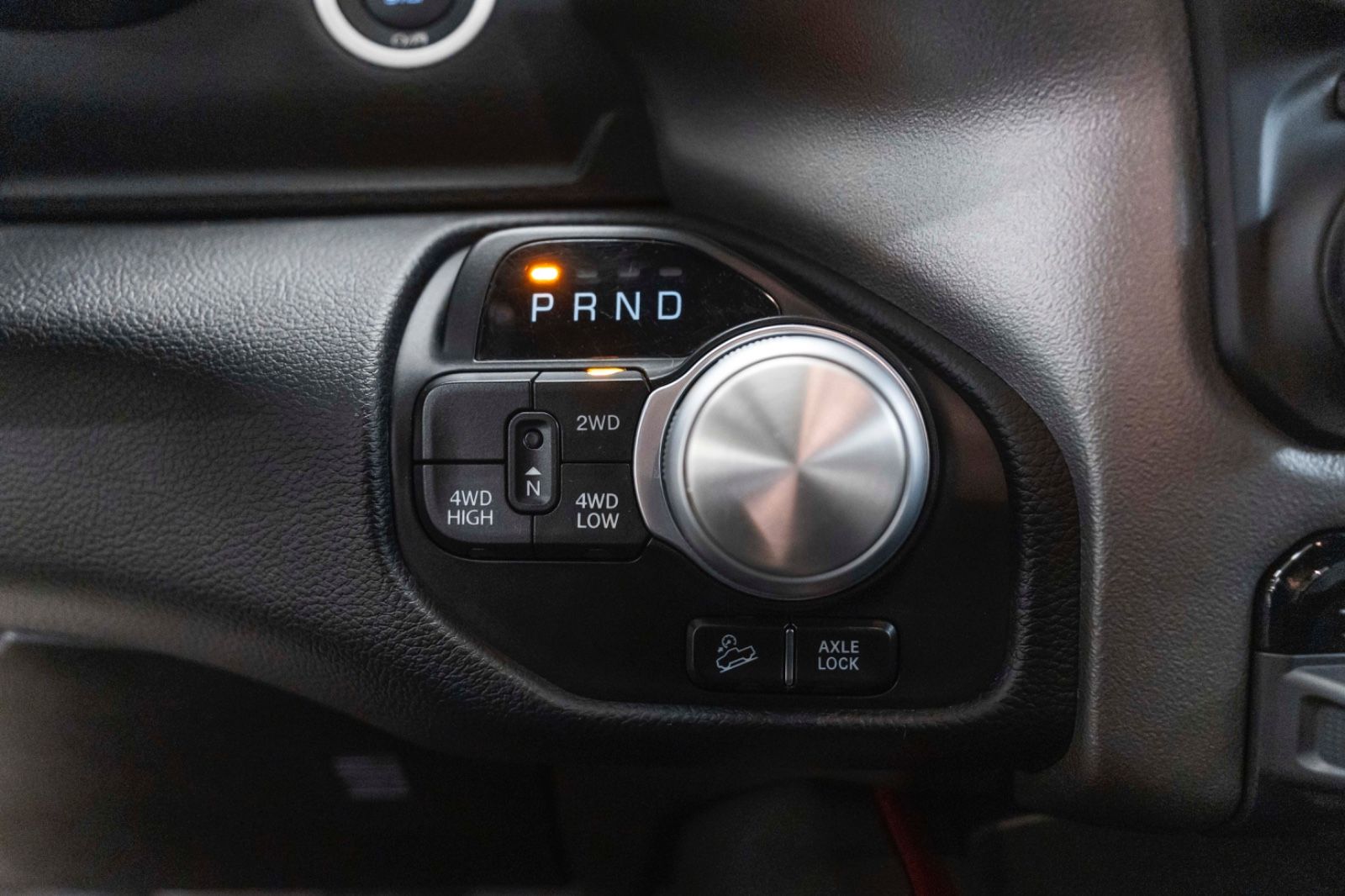 Fahrzeugabbildung Dodge RAM 1500 REBEL 5,7L CARPLAY KAM AHK M+S TEMPOMAT