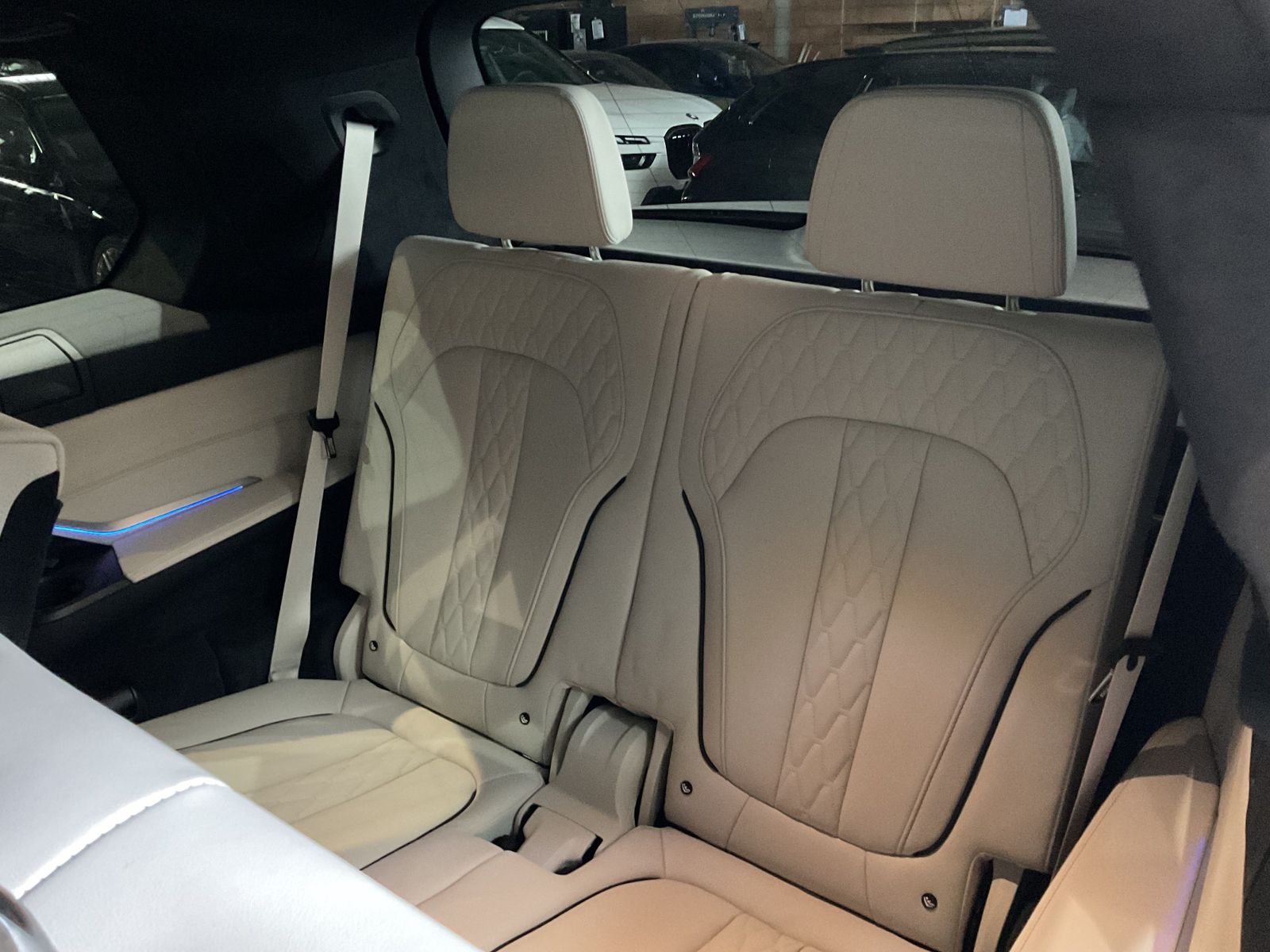 Fahrzeugeinzelansicht 14 Fahrzeugabbildung BMW X7 xDrive40d |Standheizung |Integral-Aktivlenkun