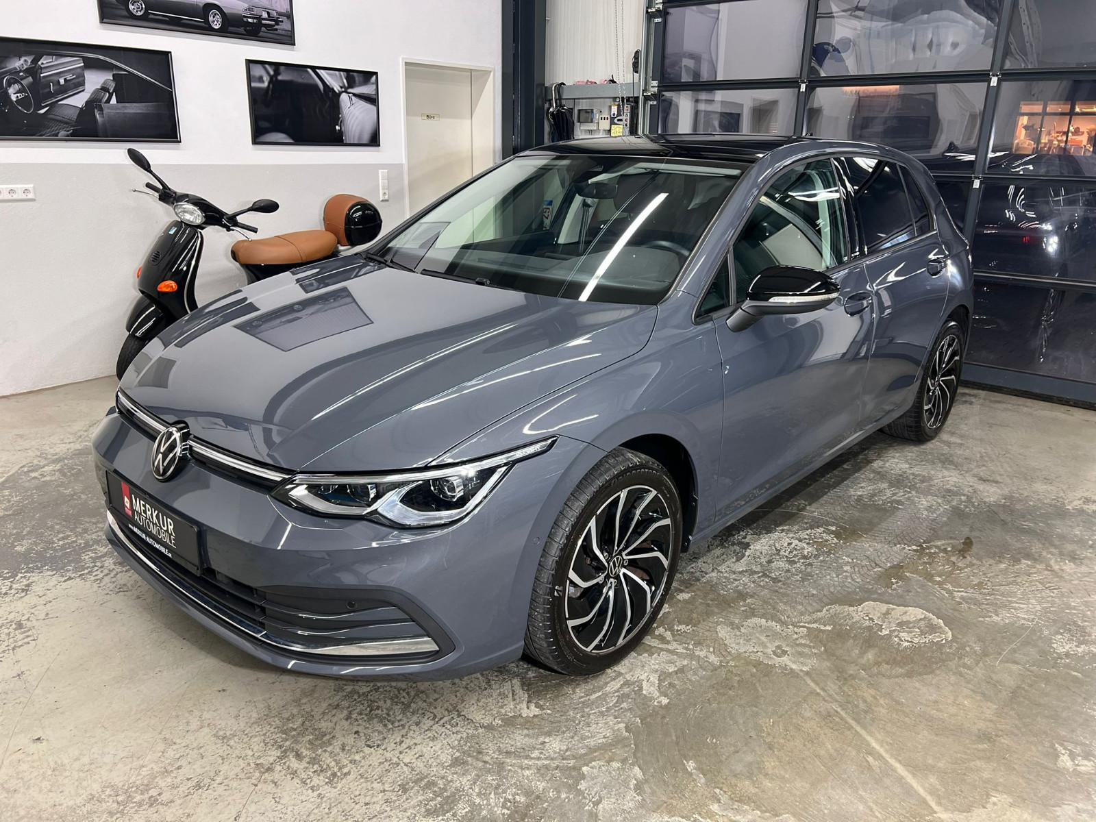 Volkswagen Golf VIII 1.5 eTSI DSG Matrix+STHZ+ACC+Pano+Navi