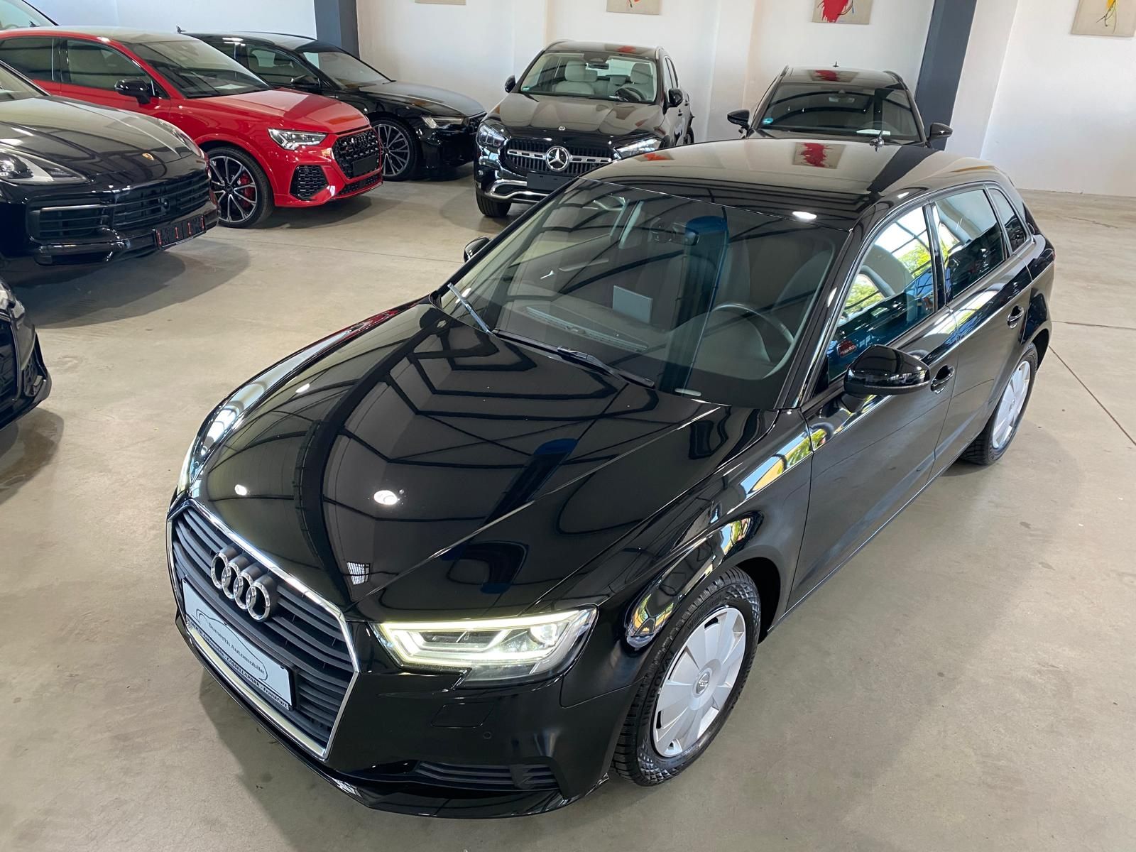 Fahrzeugabbildung Audi A3 30 TDI Sportback/Navi/LED/SH/