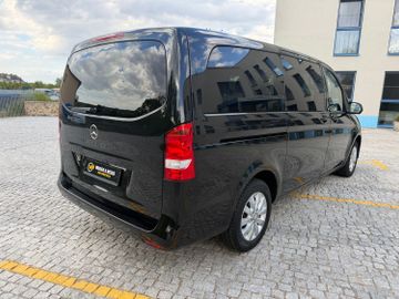 Mercedes V 220 - 3