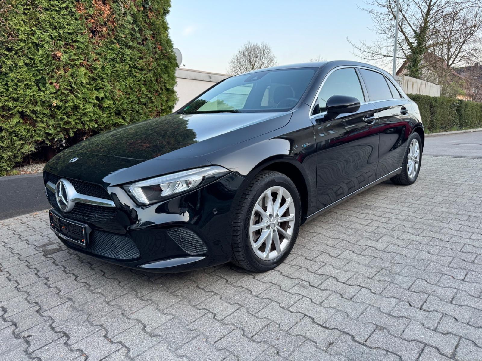 Mercedes-Benz A 250 e Edition 19 KAMERA 8FACH STANDHEIZUNG LED
