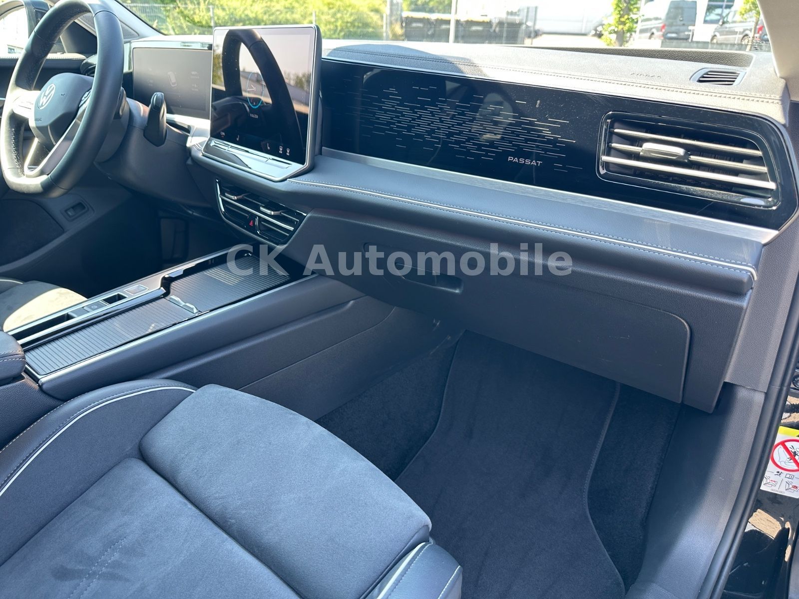 Fahrzeugabbildung Volkswagen Passat Variant 2.0 TDI Elegance/Kamera/ACC/LED