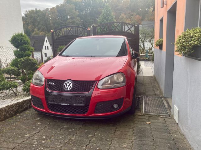 Volkswagen Golf 2.0 GTI *KOMPLETT NEU*