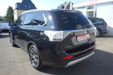 Mitsubishi Outlander - 8
