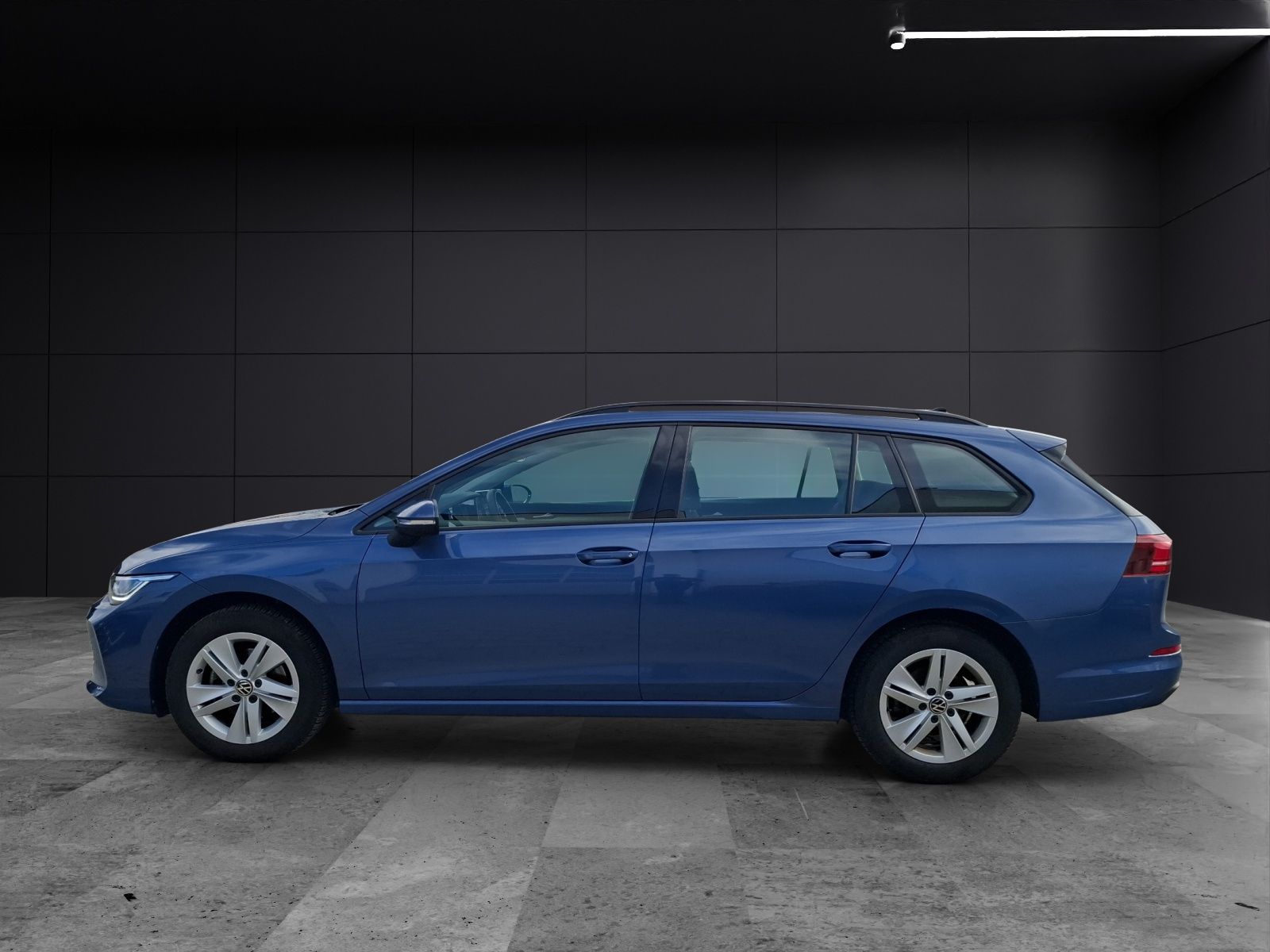 Fahrzeugabbildung Volkswagen Golf VIII Variant TSI Life Standhzg. LED Navi AI