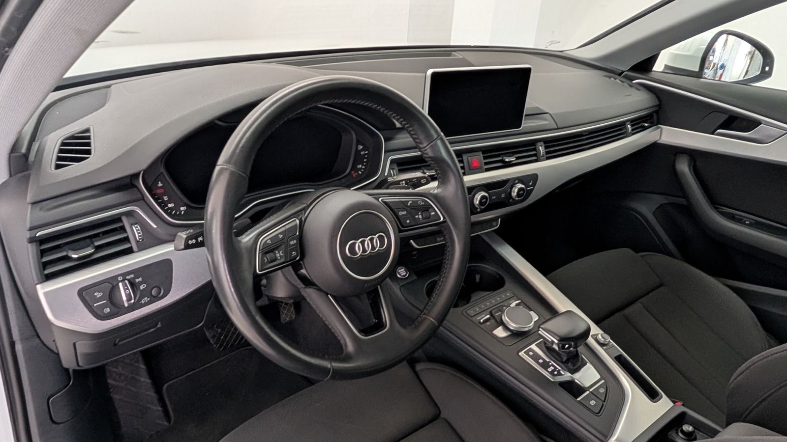 Fahrzeugabbildung Audi A4 Avant 35 TDI sport S-tronic LED * Navi