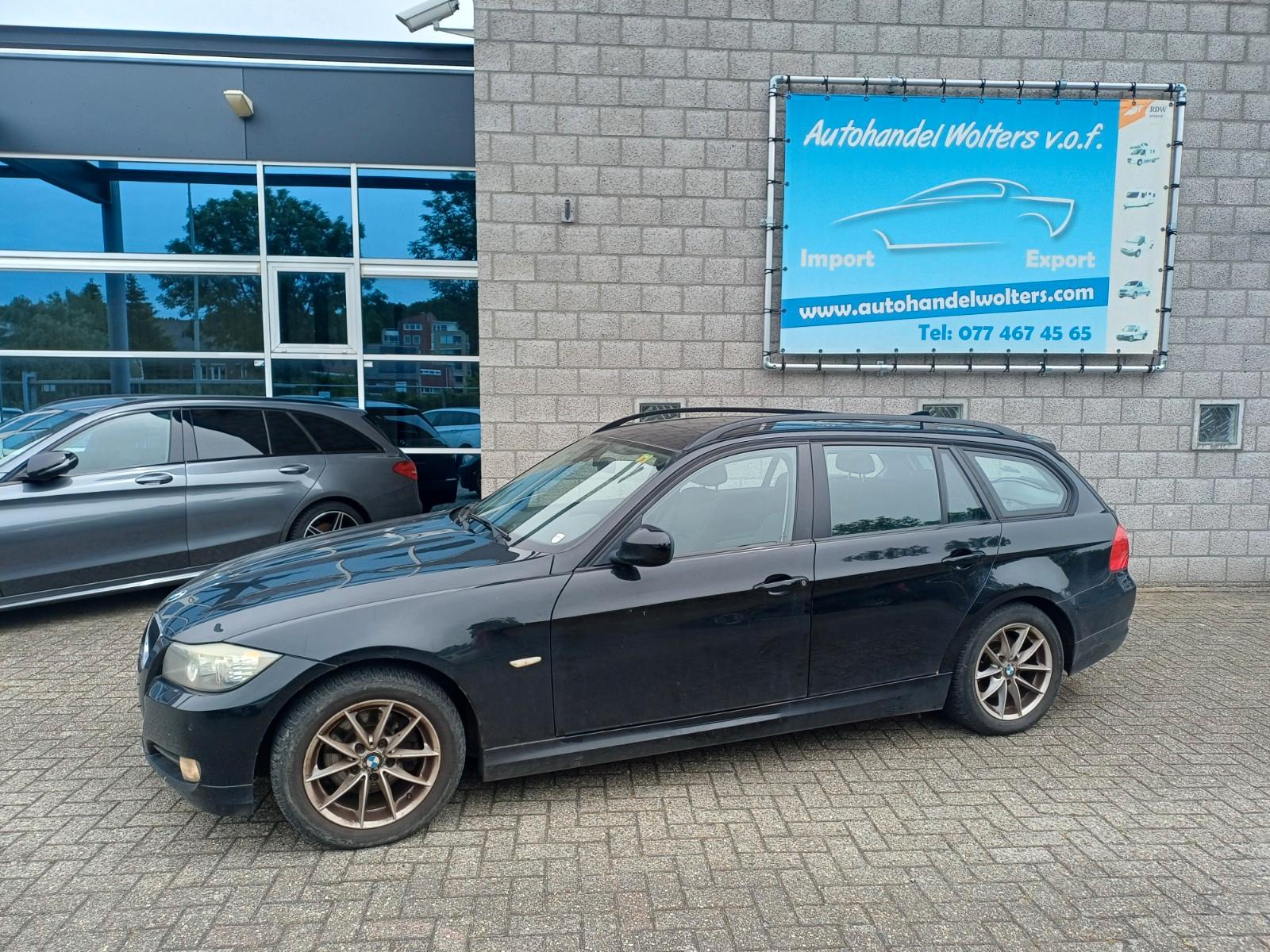 BMW 318 3 Touring 318i Pano Navi Automatik Vollleder