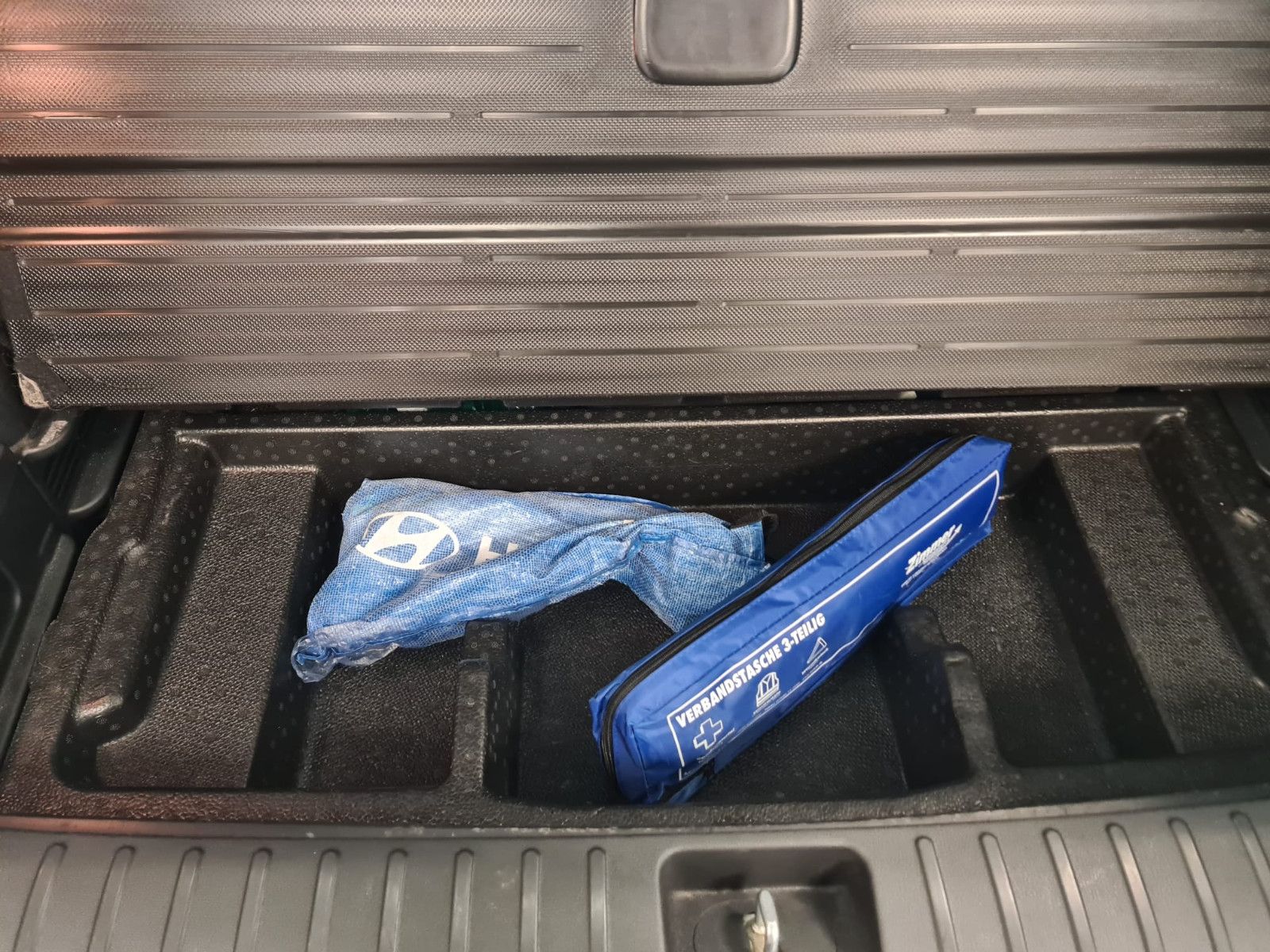 Fahrzeugabbildung Hyundai Tucson Trend 2WD / LED / KRELL / DAB / KAMERA