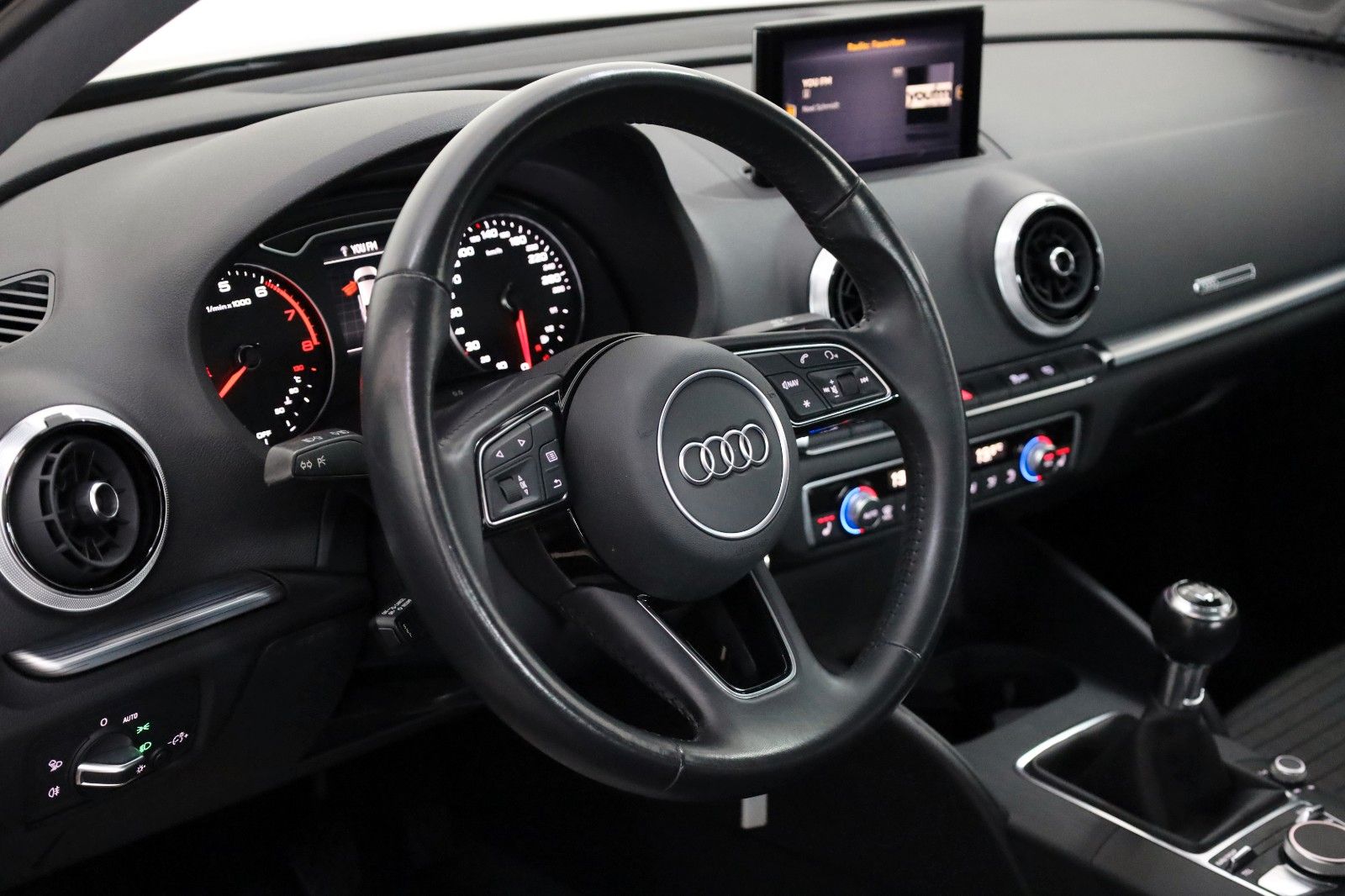 Fahrzeugabbildung Audi A3 Limousine sport Xenon,SH,PDC,Apple CarPlay