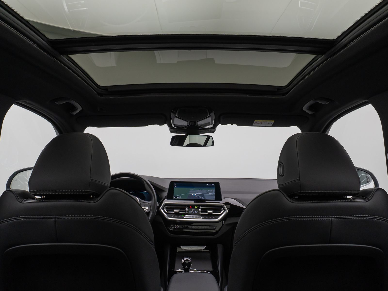 Fahrzeugabbildung BMW X3 xD30e  Panorama Kamera HUD DAB H/K AHK Sport