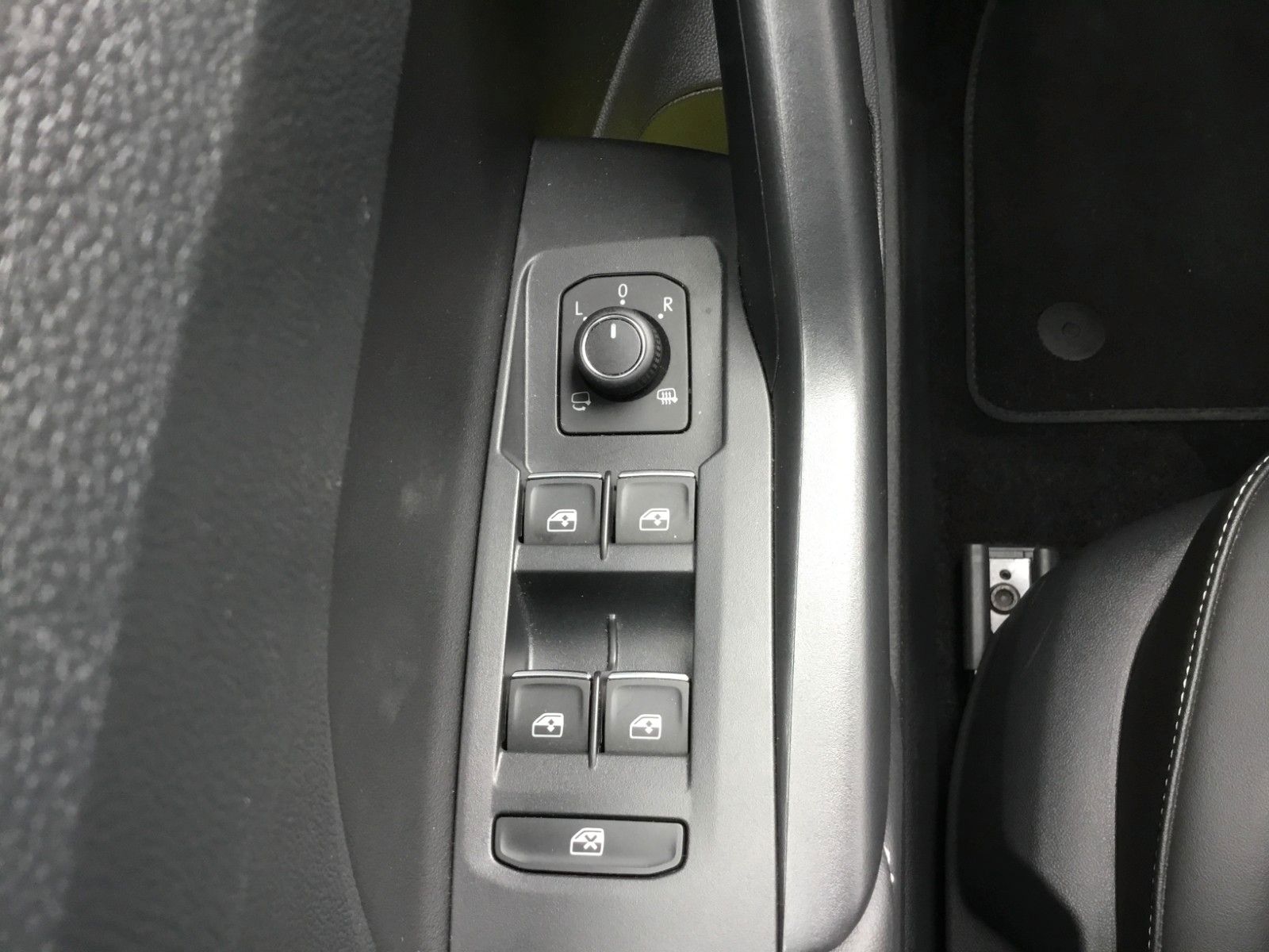 Fahrzeugabbildung Volkswagen T-Cross 1.0 TSI DSG GOAL+AHK+ACC+AppConnect+LED