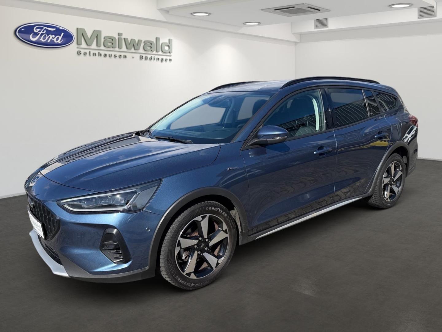 Ford Focus Turnier Active X HUD AHK-klappbar Navi Dig