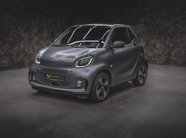 Smart ForTwo EQ cabrio passion EXCLUSIVE:COOL IN MATT!