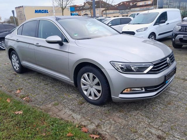 Volkswagen Passat Lim. Comfortline/ACC/Panodach/Keyless-Go