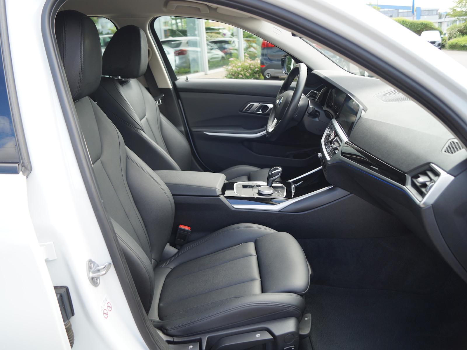 BMW 330i Aut. Tou. Sport Line * Navi * LED * Leder