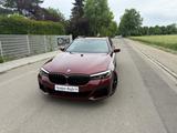 BMW 530 d xDrive Tour. M-Paket,Driving Prof,19",Head - rote BMW 5er Reihe