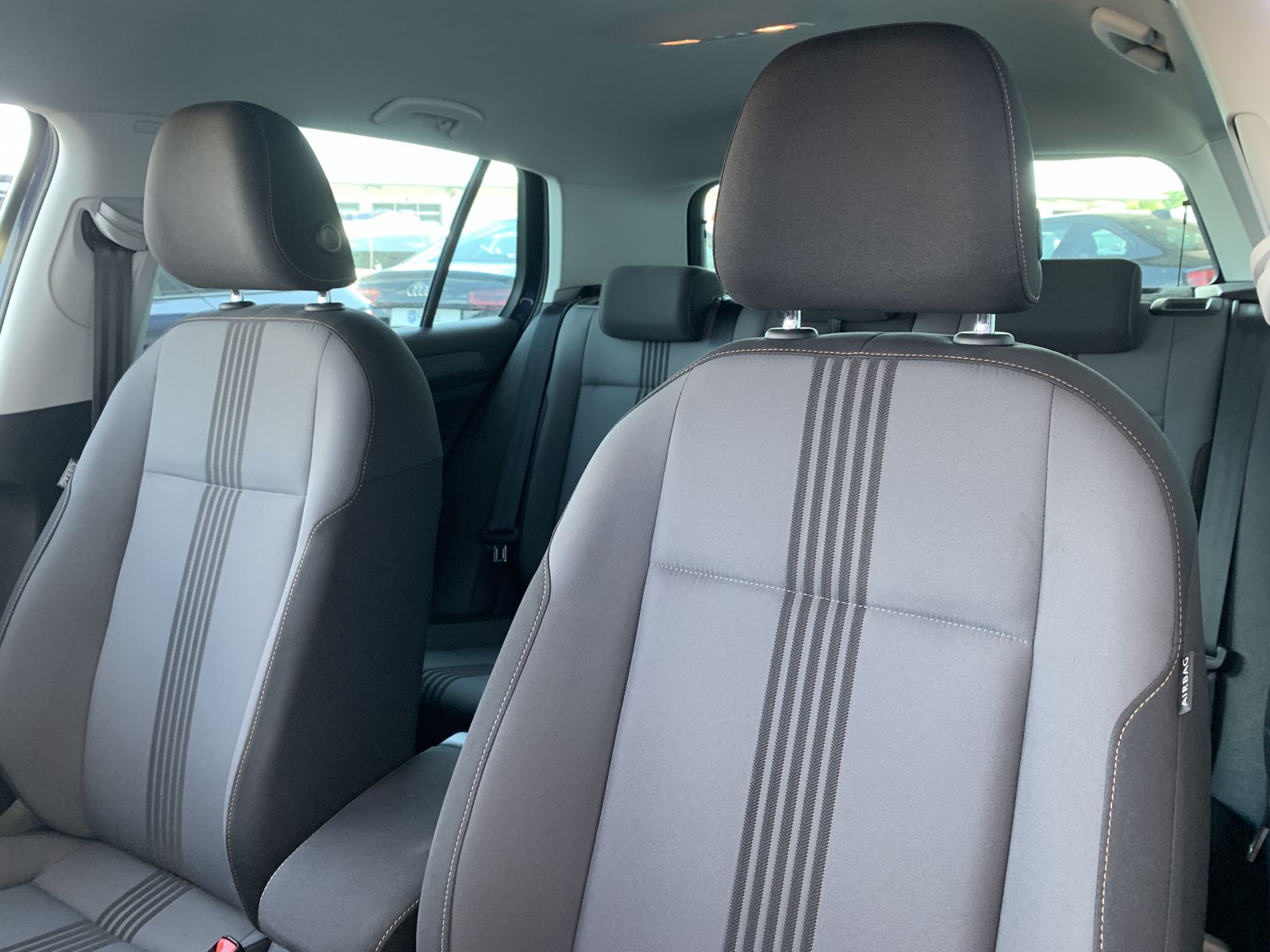 Fahrzeugabbildung Volkswagen Golf 1.2 TSI*Allstar*AHK*Tempomat*Navi*SHZ*PDC*