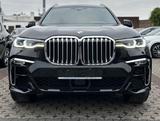 BMW X7 30d *M-SPORT*MASSAGE-AHK-7SITZER-SITZLÜFTUNG- - BMW: 7 Sitzer