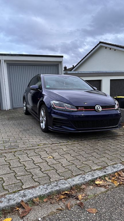 Image of Volkswagen Golf
