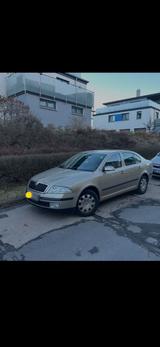 Skoda Octavia Neu TÜV bis 8/2027 - Skoda Octavia aus 2004 mit Diesel-Antrieb