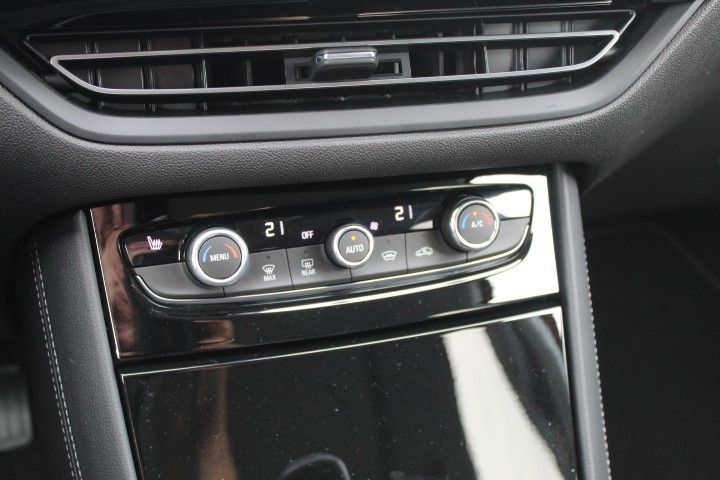 Fahrzeugabbildung Opel Grandland GS Line Navi*Kamera*Sitzh.*AGR