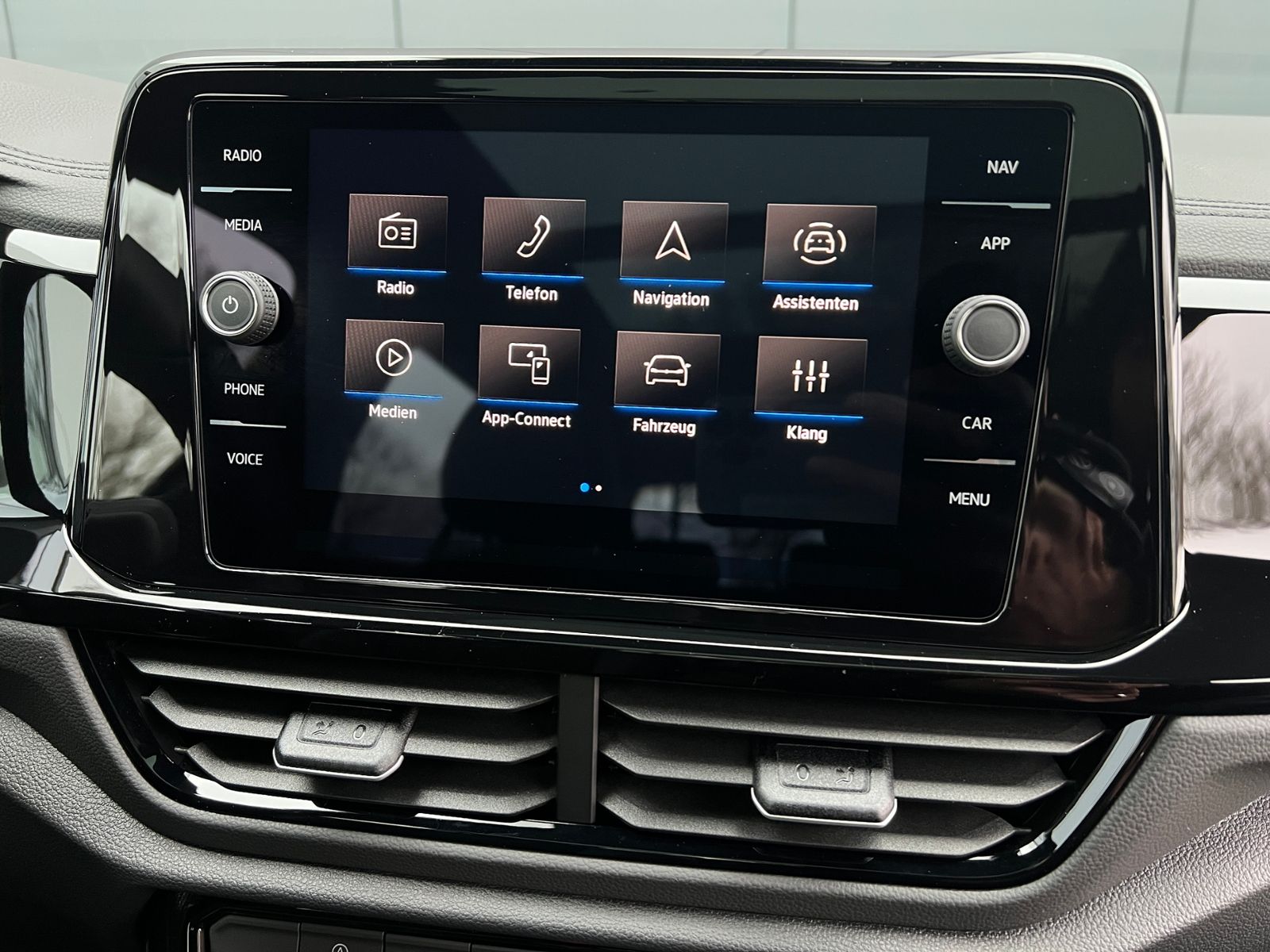 Fahrzeugabbildung Volkswagen T-Roc R-Line 1.5 TSI DSG *Black Style, Pano, 19"